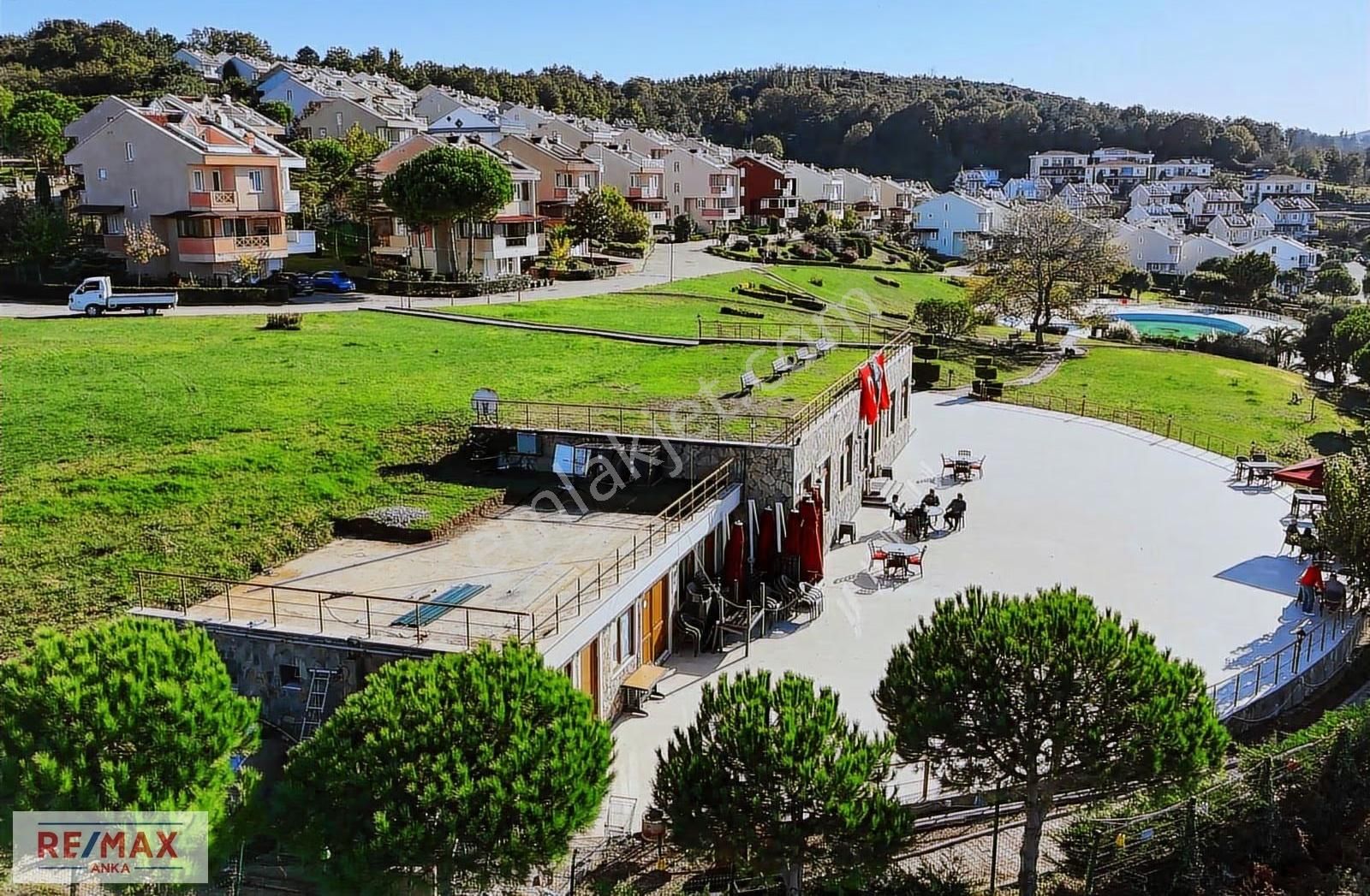 Özlem Karaca'dan Günbatımı Sitesinde Orman İçi Satılık Villa - Görsel 21