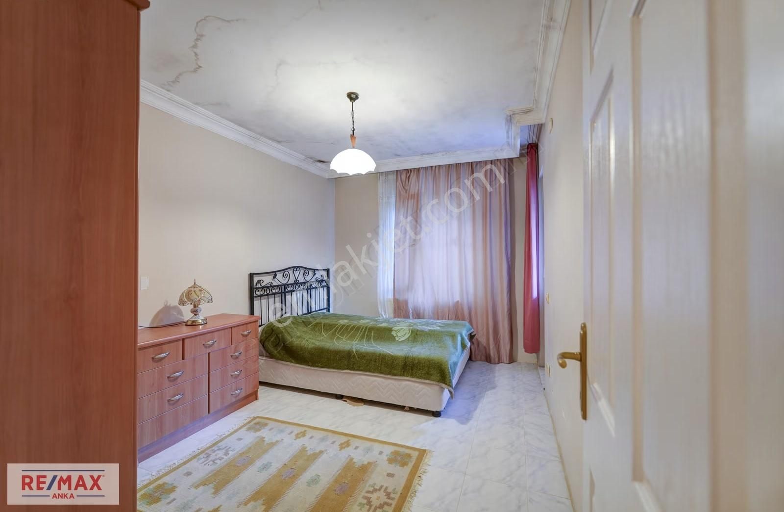 Özlem Karaca'dan Günbatımı Sitesinde Orman İçi Satılık Villa - Görsel 5