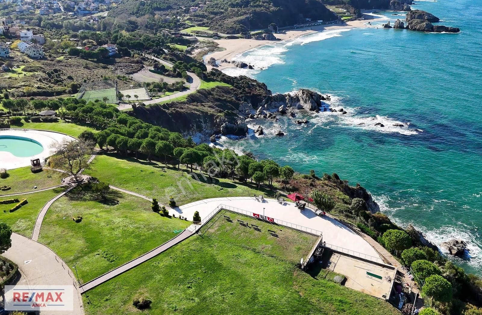 Özlem Karaca'dan Günbatımı Sitesinde Orman İçi Satılık Villa - Görsel 10