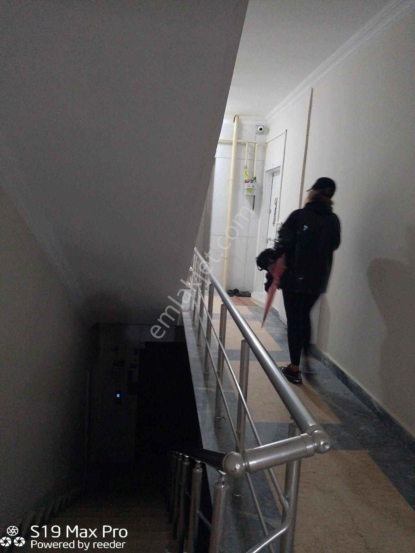 Yalova Çınarcık Çapana Caddesi'nde Ayrı Mutfaklı 2+1 Geniş Daire - Görsel 17