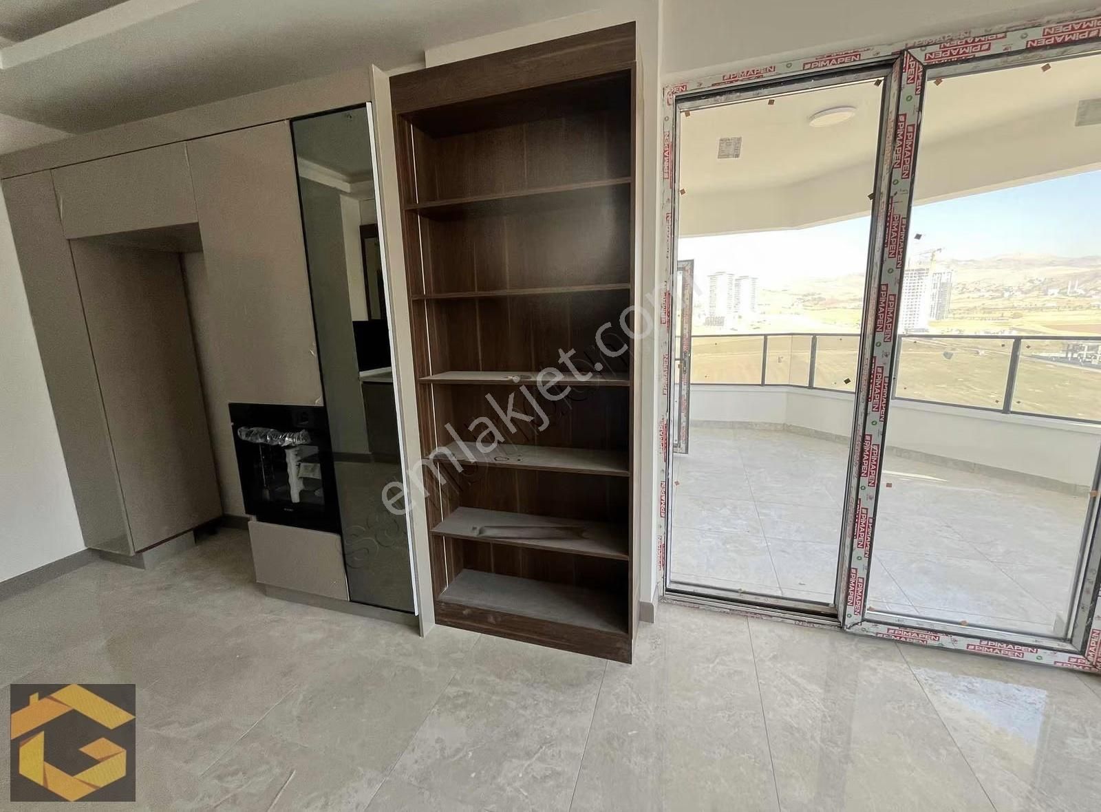 Batıkent'de Güvenlikli Site Rezidans 4+1 Kiralık Lüks Daire - Görsel 9