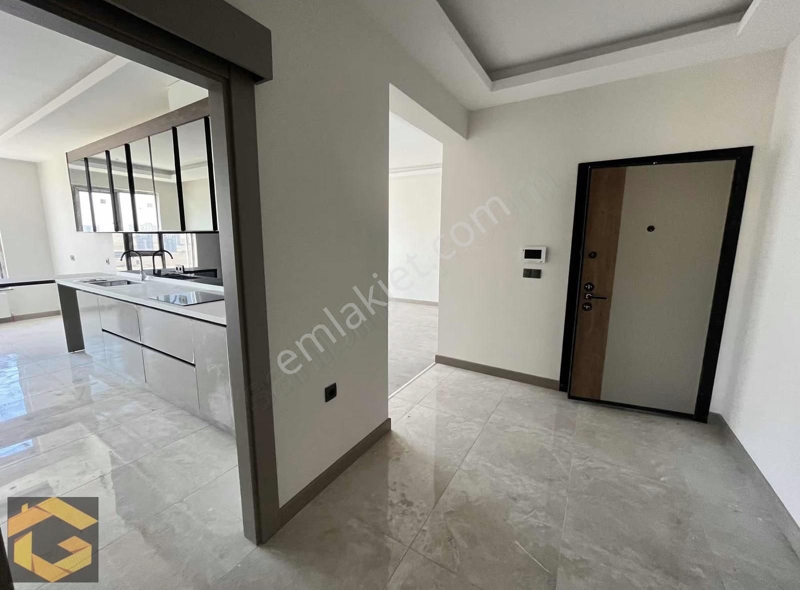 Batıkent'de Güvenlikli Site Rezidans 4+1 Kiralık Lüks Daire - Görsel 23