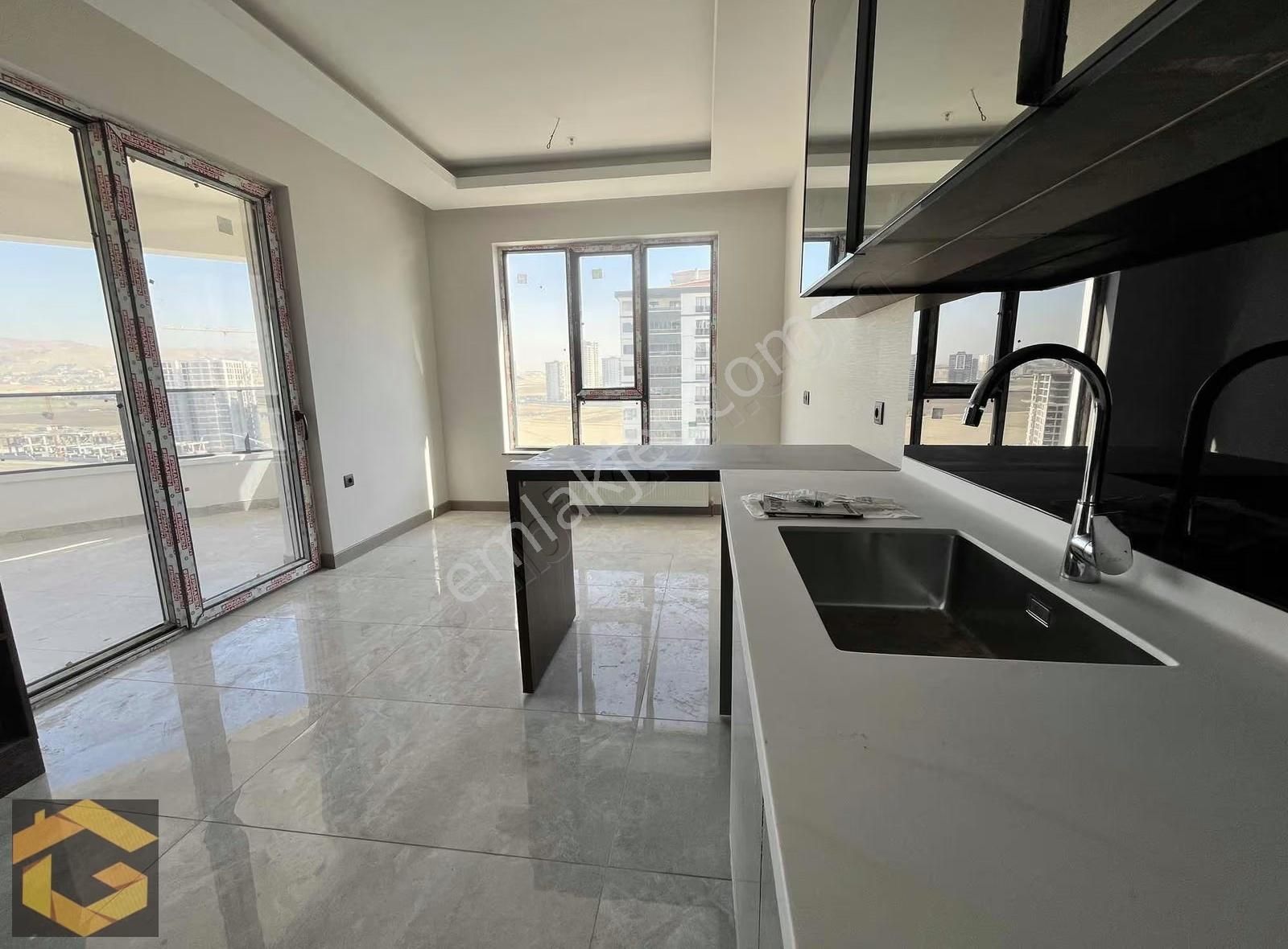 Batıkent'de Güvenlikli Site Rezidans 4+1 Kiralık Lüks Daire - Görsel 8