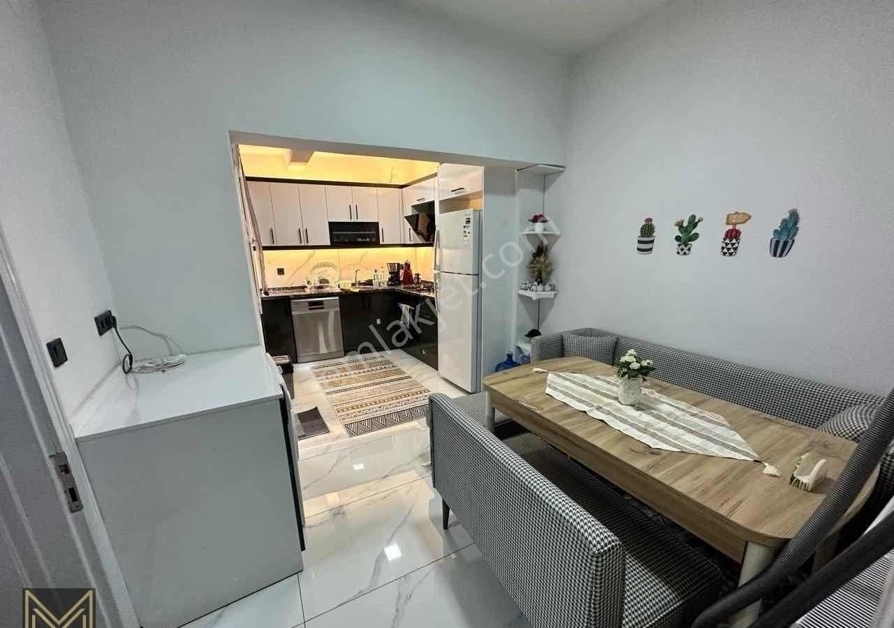 Karşıyaka Alaybey De Full Eşyalı 3+1 Vintage Ev - Görsel 12