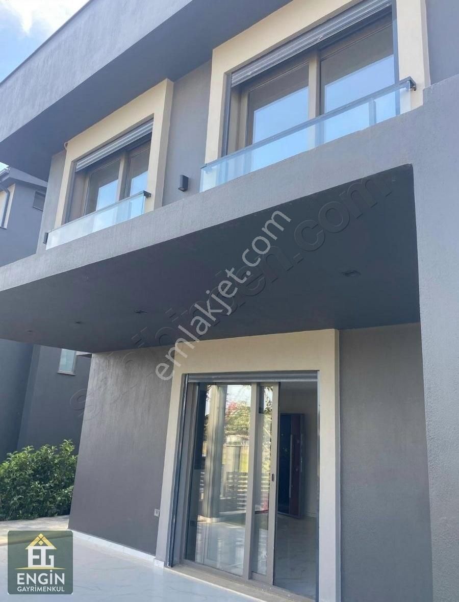 Doğanbey Demavi Bayraklı Plaja Sıfır Trıpleks Villa - Görsel 29