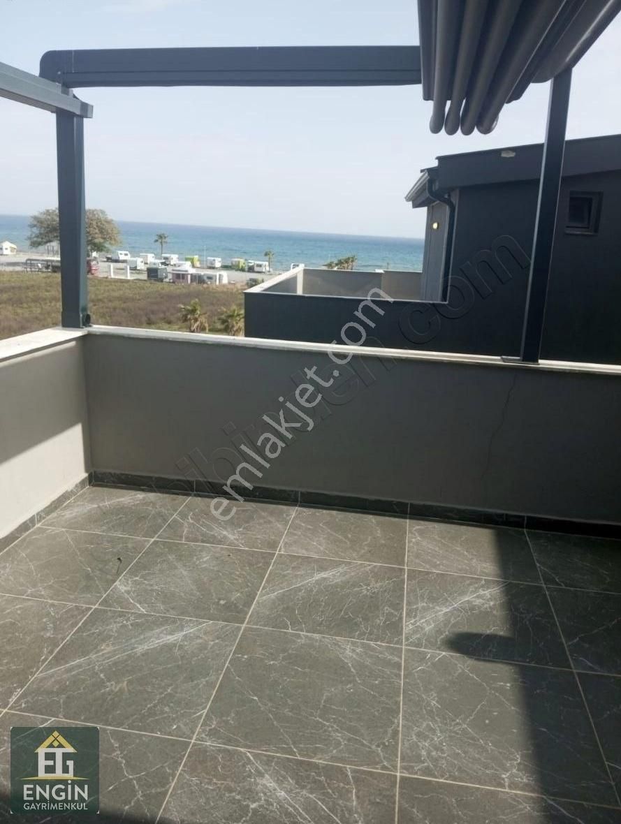 Doğanbey Demavi Bayraklı Plaja Sıfır Trıpleks Villa - Görsel 20