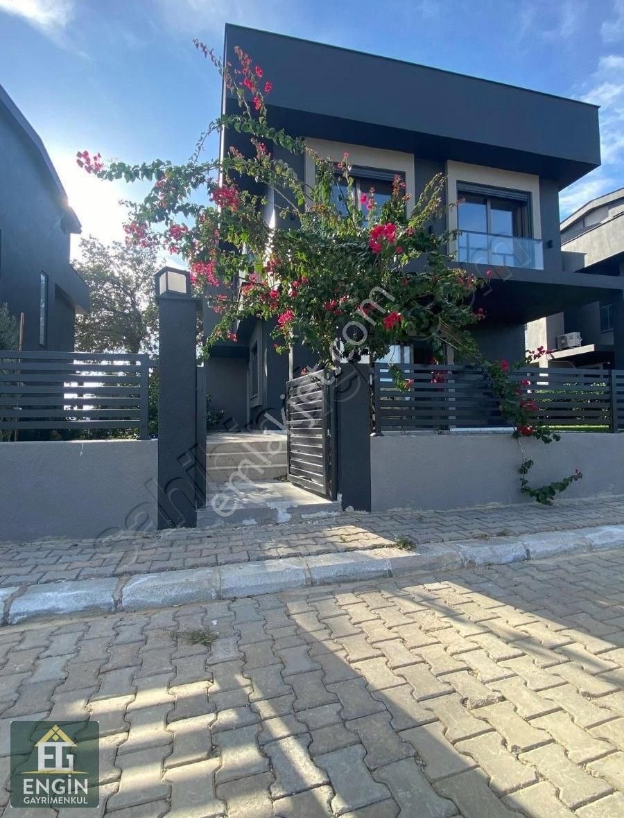 Doğanbey Demavi Bayraklı Plaja Sıfır Trıpleks Villa - Görsel 6