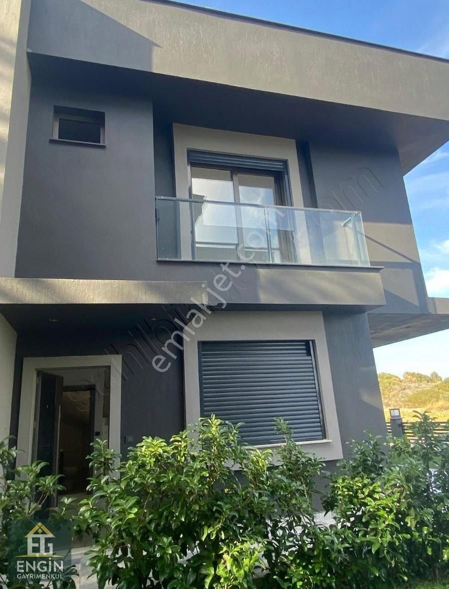 Doğanbey Demavi Bayraklı Plaja Sıfır Trıpleks Villa - Görsel 26