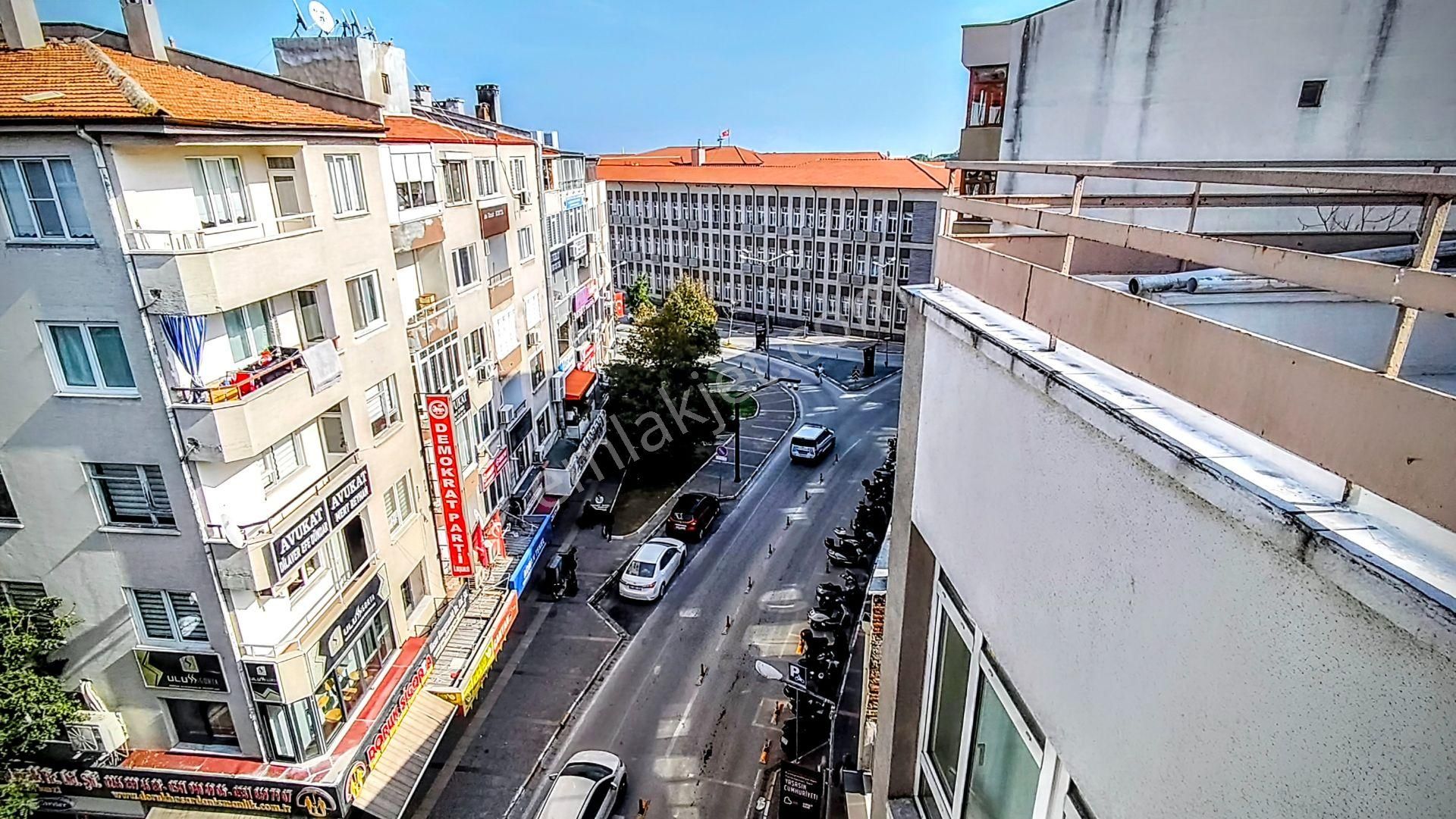 Era Söz Gayrimenkulden Kızılay Caddesinin Kalbinde, Hayatın Merkezinde, Eşsiz Satılık 2+1 Daire - Görsel 23