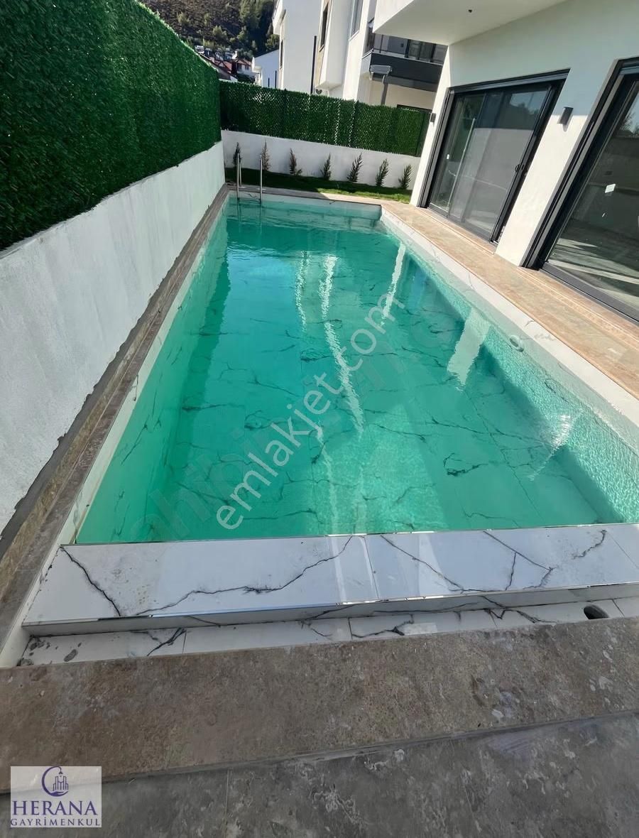 Karagedik'de 6+1 Eşyasız Uzun Dönem Kiralık Müstakil Villa - Görsel 23