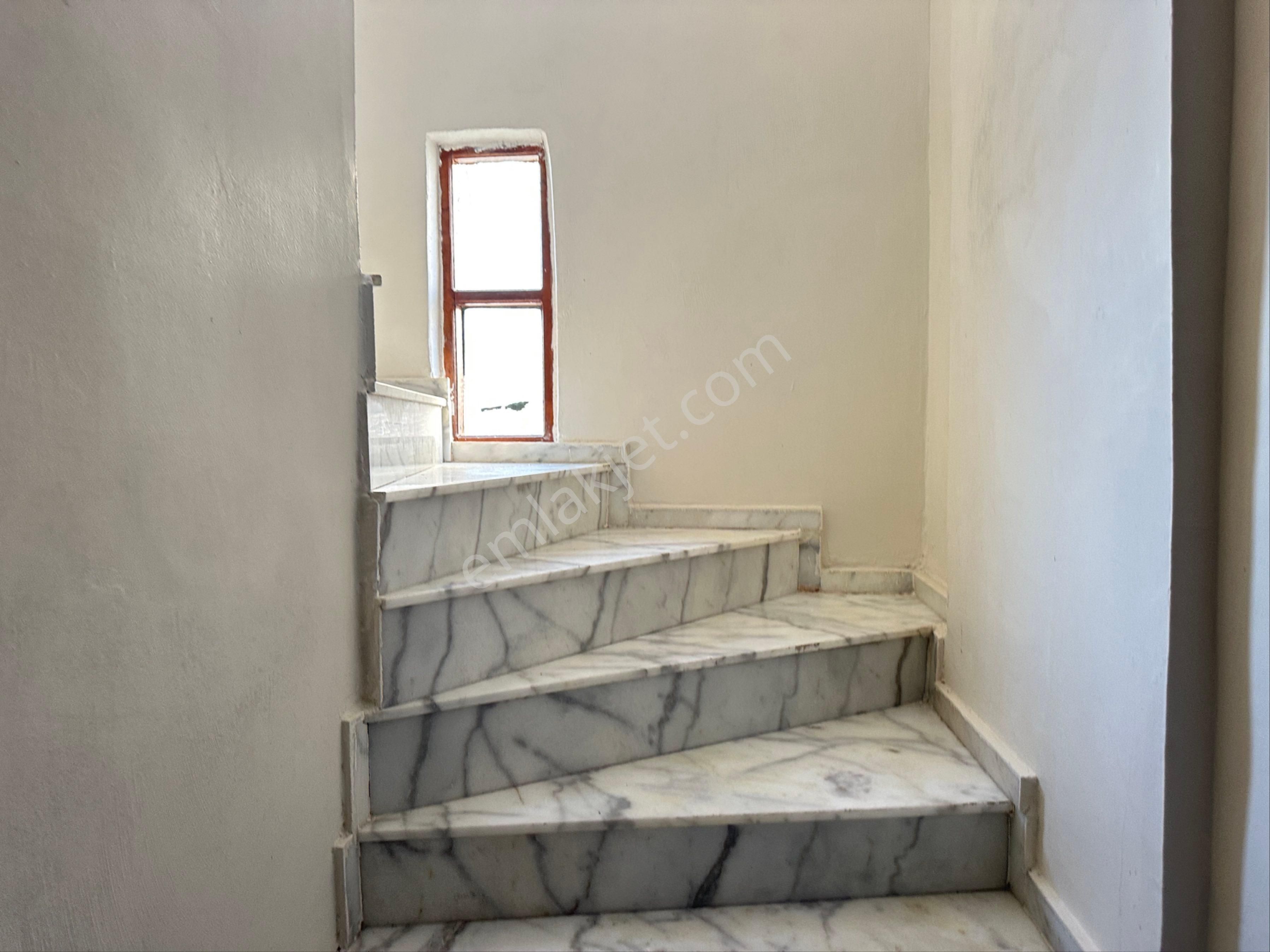 Çeşme Dalyan Da Satılık Yazlık Villa ;hesaplı) - Görsel 5