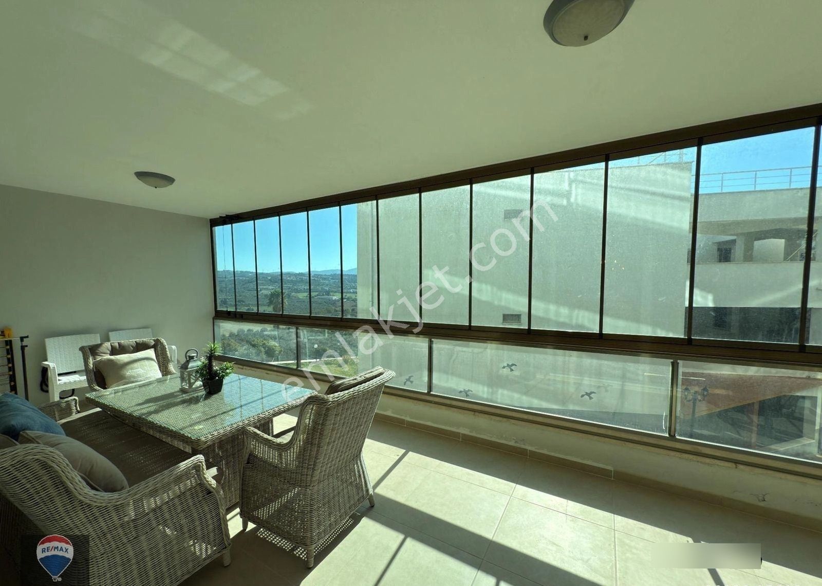 Kuşadası Eviz Vısta Panaroma Sitesinde Full Eşyalı 3+1 Daire - Görsel 16