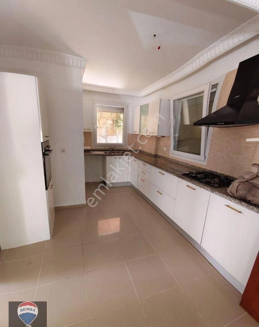 Kuşadası Marina Mevki,atasoy Villaları Trıpleks Müstakil - Görsel 28