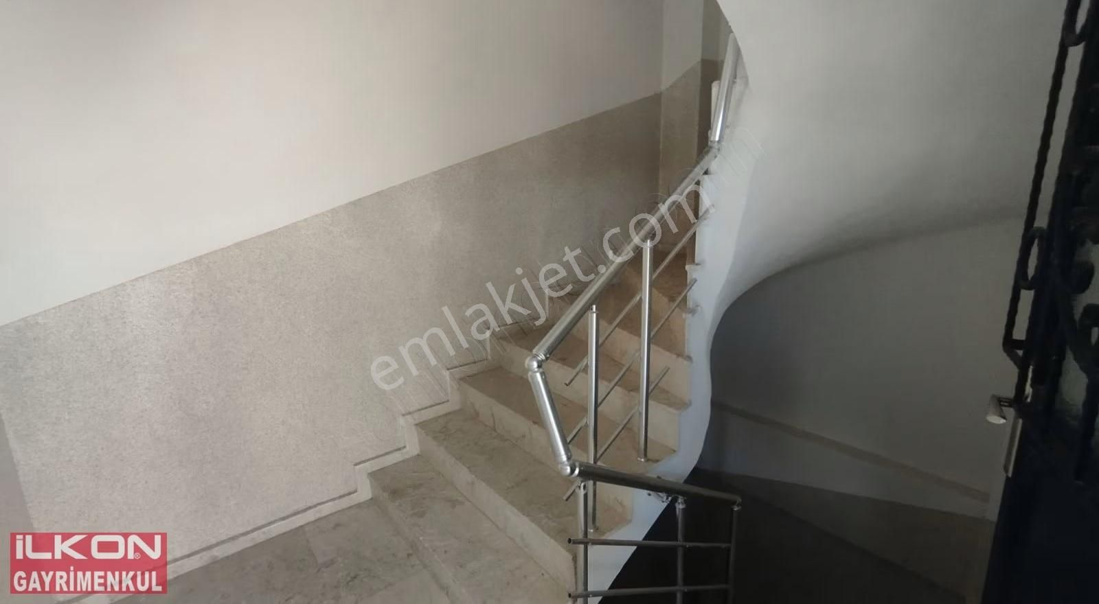 İlkon'dan Foça'da Bulvarüstü Kiralık 3+1 Eşyalı Daire - Görsel 14