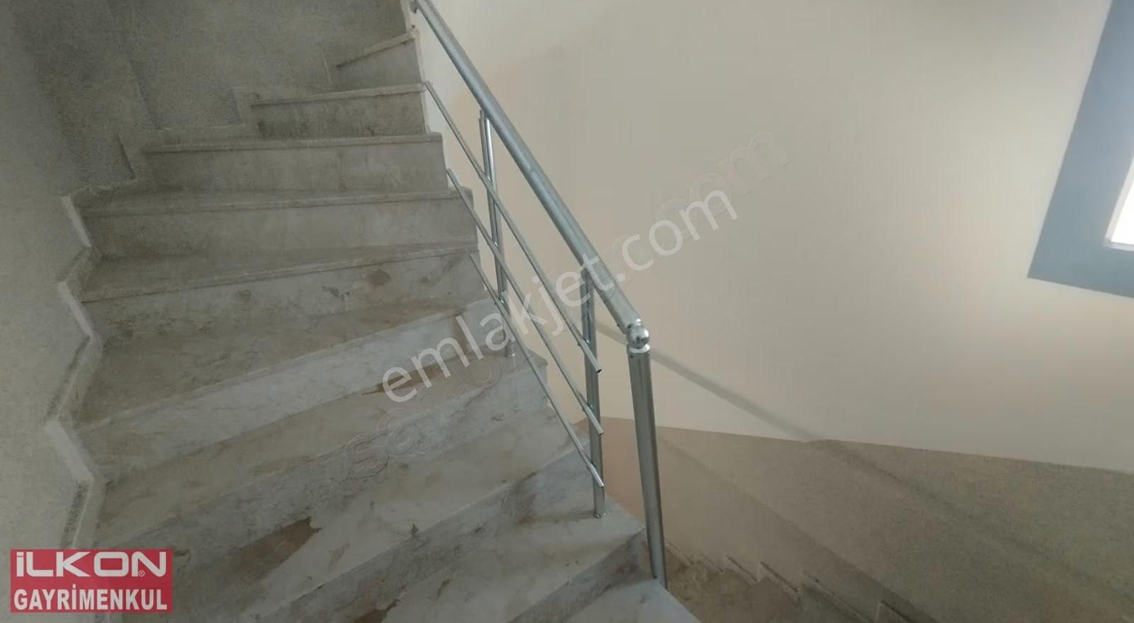 İlkon'dan Foça'da Bulvarüstü Kiralık 3+1 Eşyalı Daire - Görsel 15