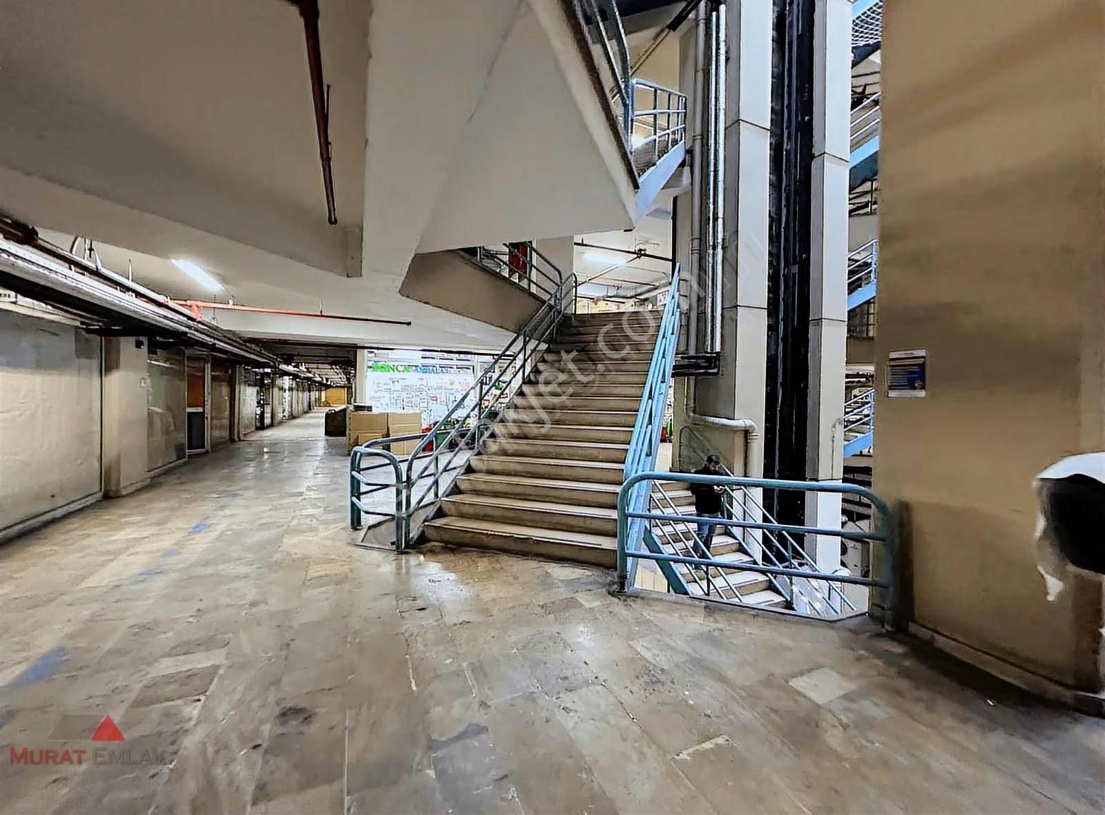 Murat Emlak'tan Perpa İş Merkezi Satılık Orta Avluda Depo Dükkan - Görsel 4
