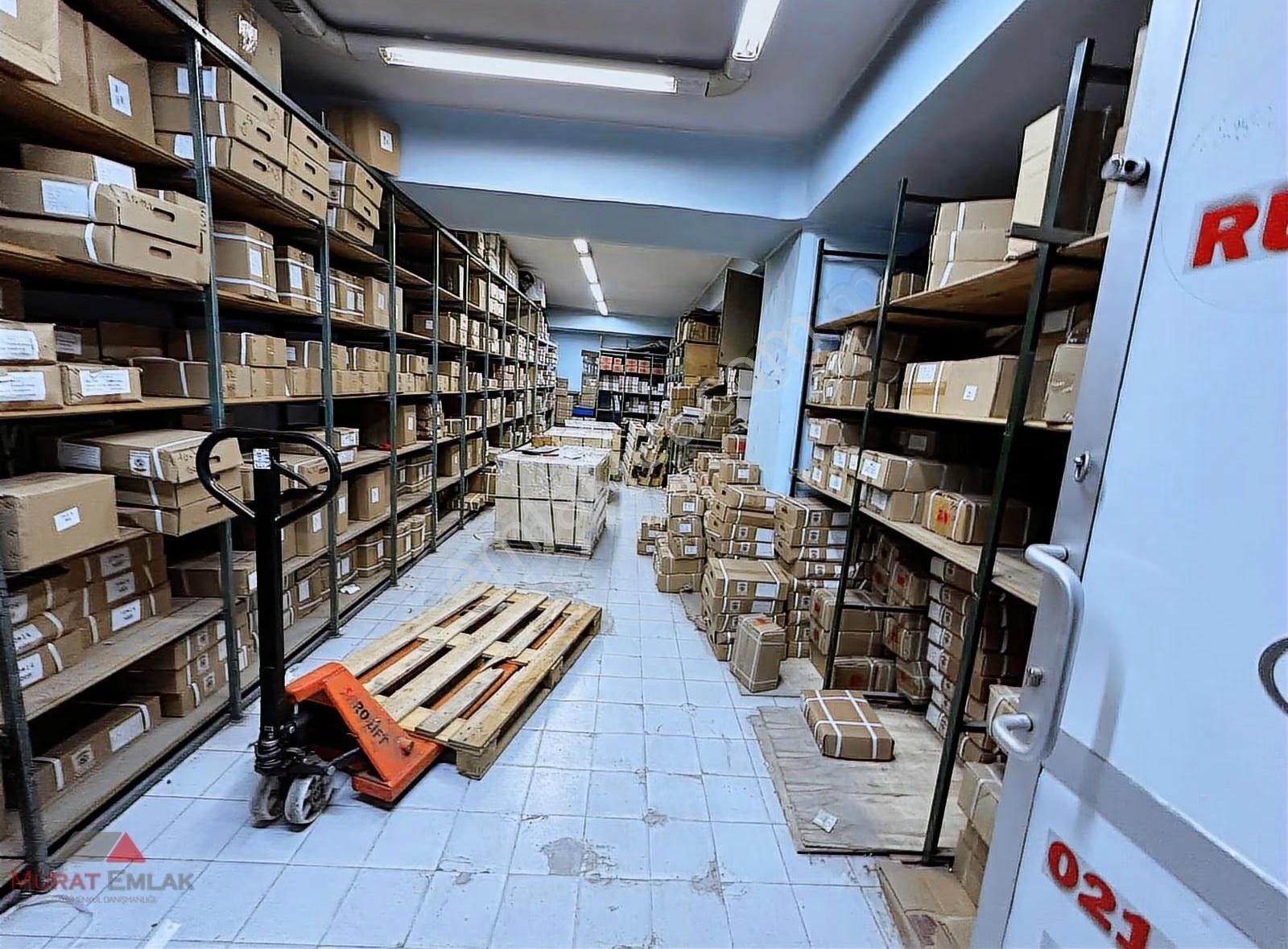Murat Emlak'tan Perpa İş Merkezi Satılık Orta Avluda Depo Dükkan - Görsel 14