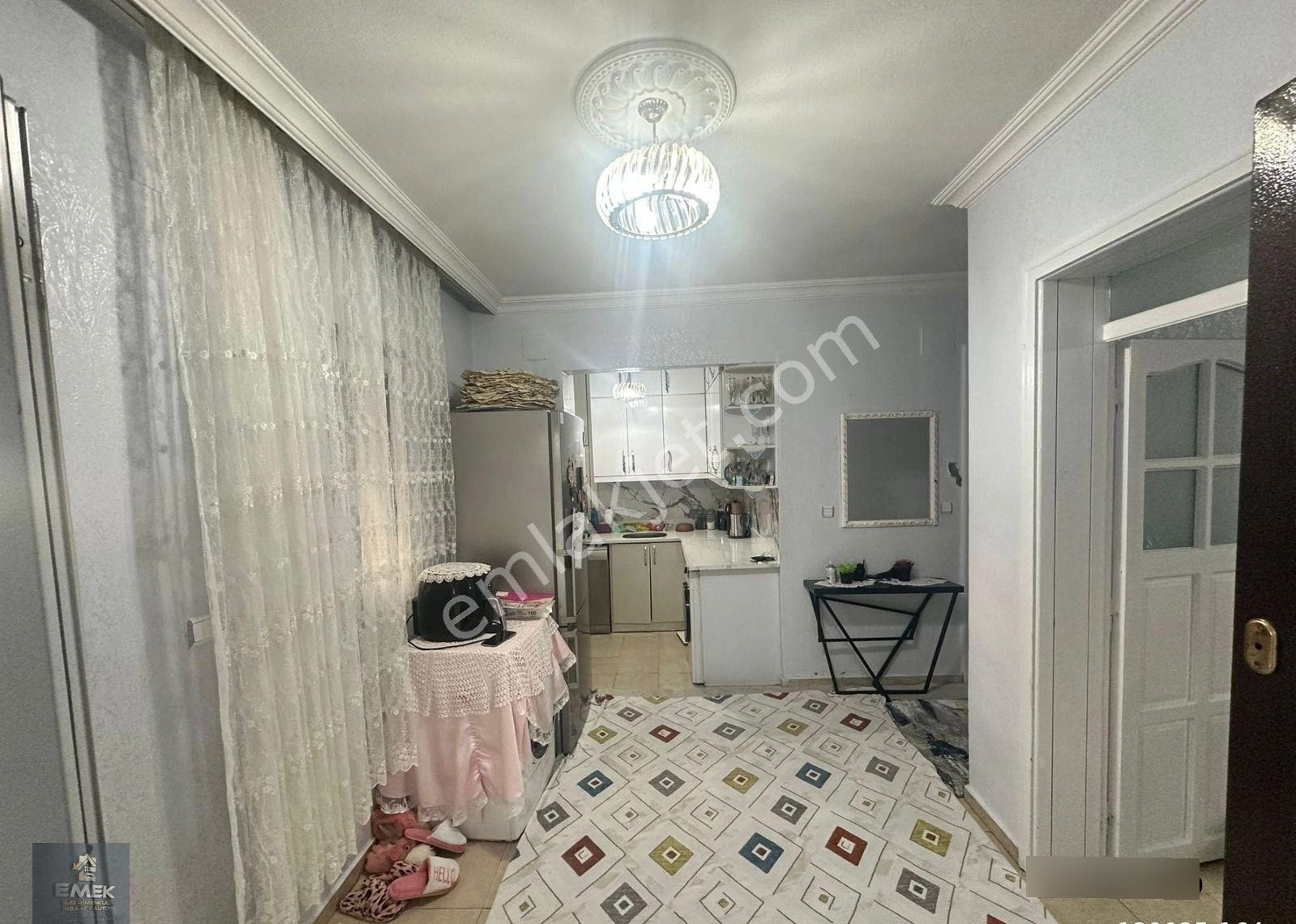 İstiklal Mahallesi 3 Katlı Mustakil Ev - Görsel 17