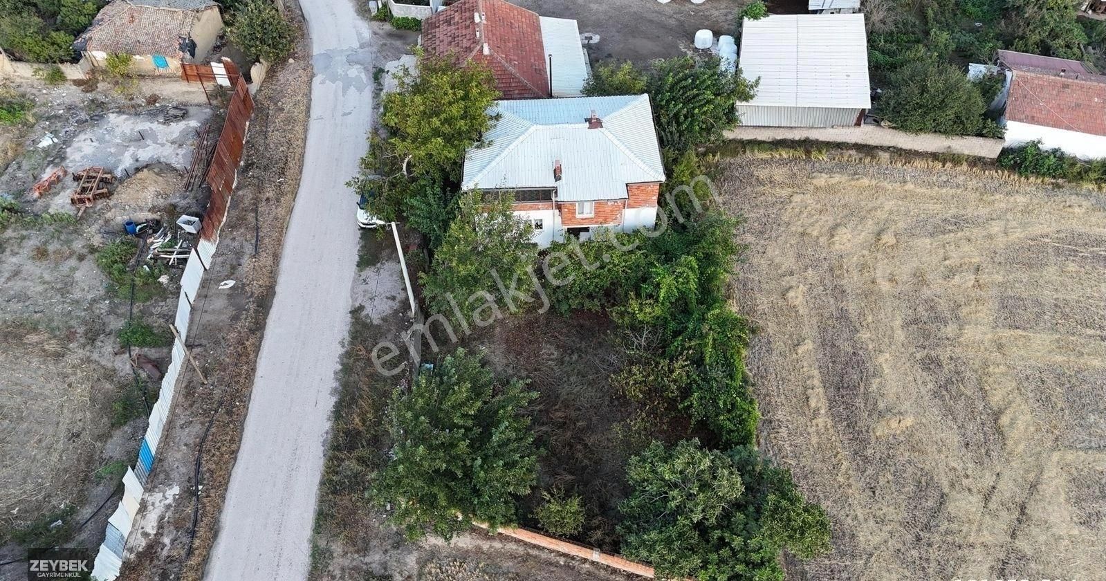Zeybek Emlaktan Tuzakçıda 566 M2 Arsa İçinde Dubleks Müstakil Evimiz Satılıktır - Görsel 3