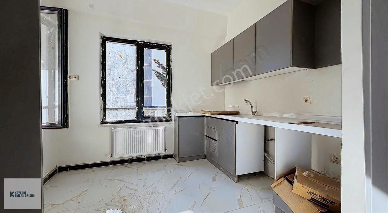 Emlak Ofisimden Fevzi Çakmak Mah. 4+1 Sıfır Daire - Görsel 12