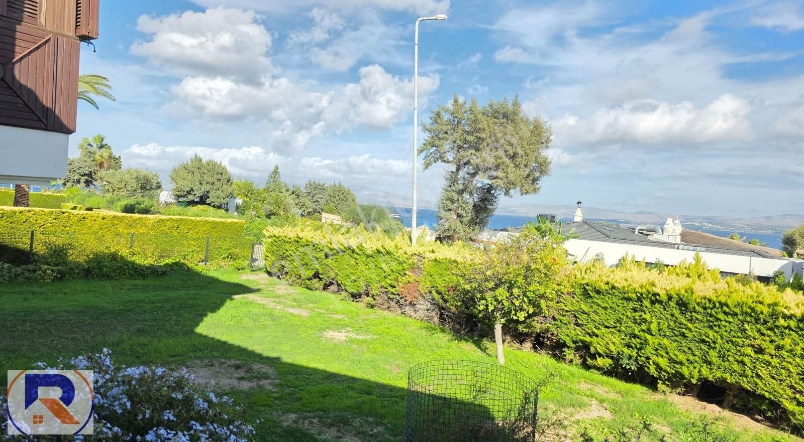 Çeşme Paşalimanında Denize Sıfır 7+2 Satılık Konak - Görsel 2