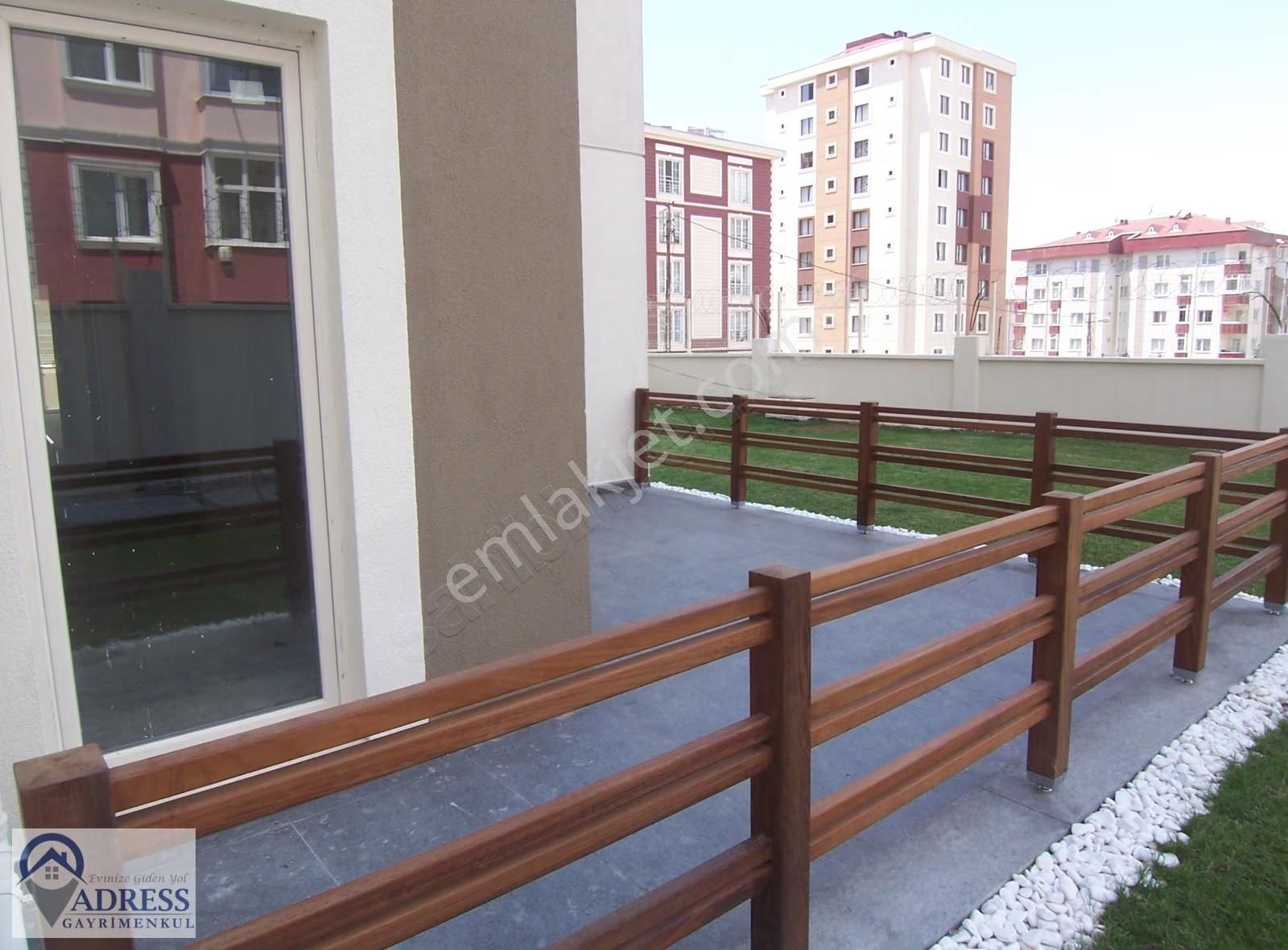 Adressten 3 Blokluk Sit.16m2 Verandalı 3+1 145m2 Satılık Daire - Görsel 14
