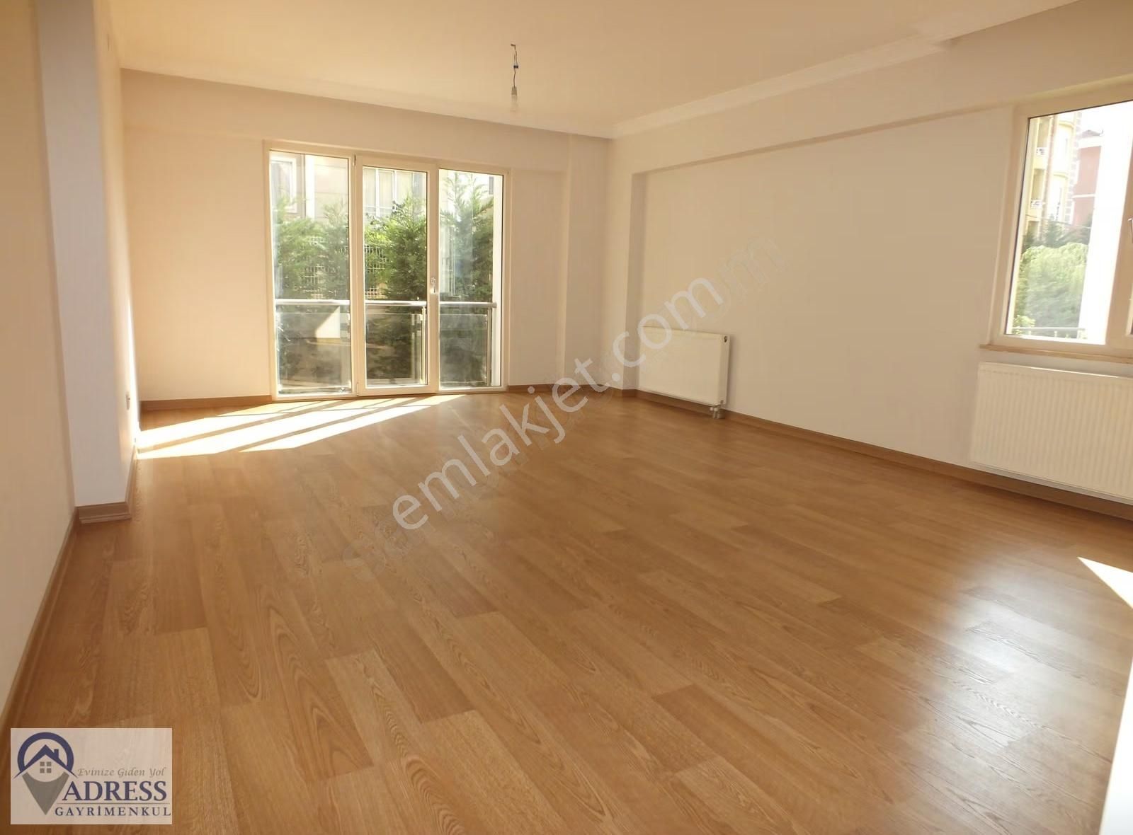 Adressten 3 Blokluk Sit.16m2 Verandalı 3+1 145m2 Satılık Daire - Görsel 3