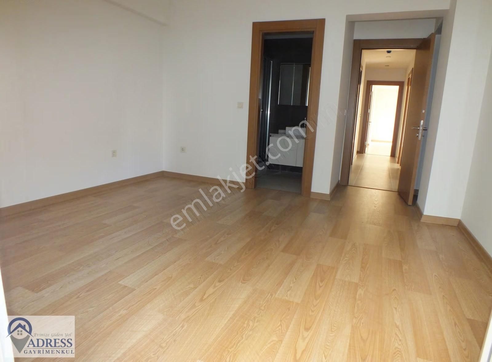 Adressten 3 Blokluk Sit.16m2 Verandalı 3+1 145m2 Satılık Daire - Görsel 24