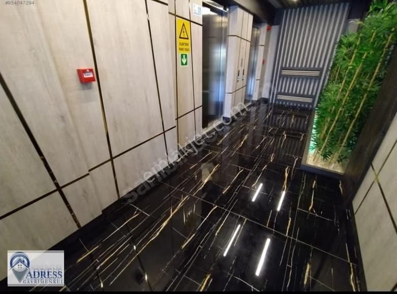 Şerifali Ticari Bölgede 115 M2 Kullanışlı 2+1 Ofis Katı - Görsel 15