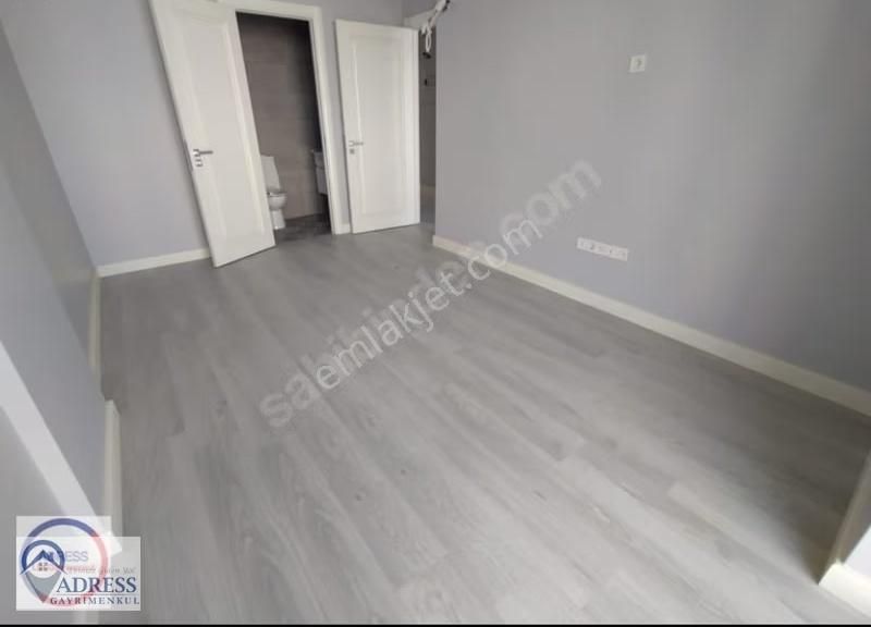 Şerifali Ticari Bölgede 115 M2 Kullanışlı 2+1 Ofis Katı - Görsel 20