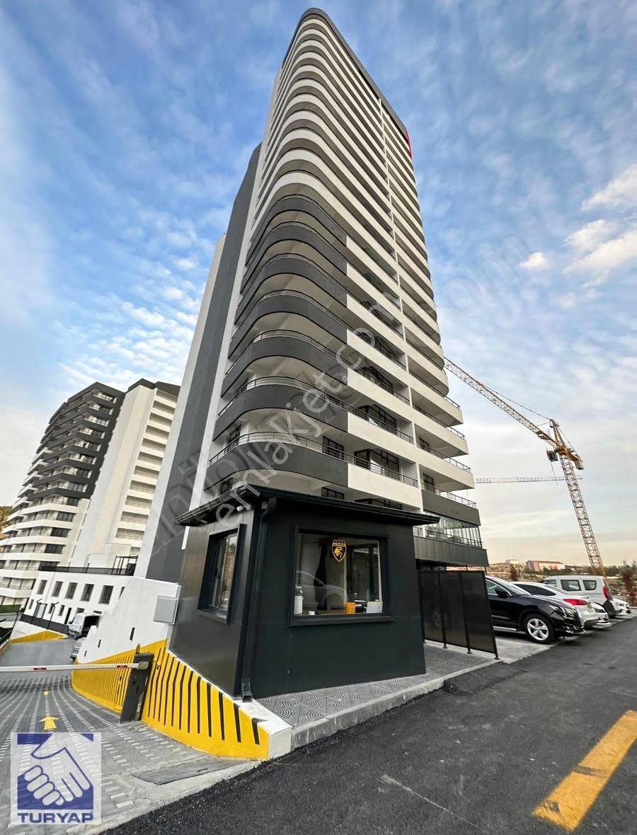 Koru İdealde Eskişehir Yoluna Cephe Mukemmel Konumda 2+1