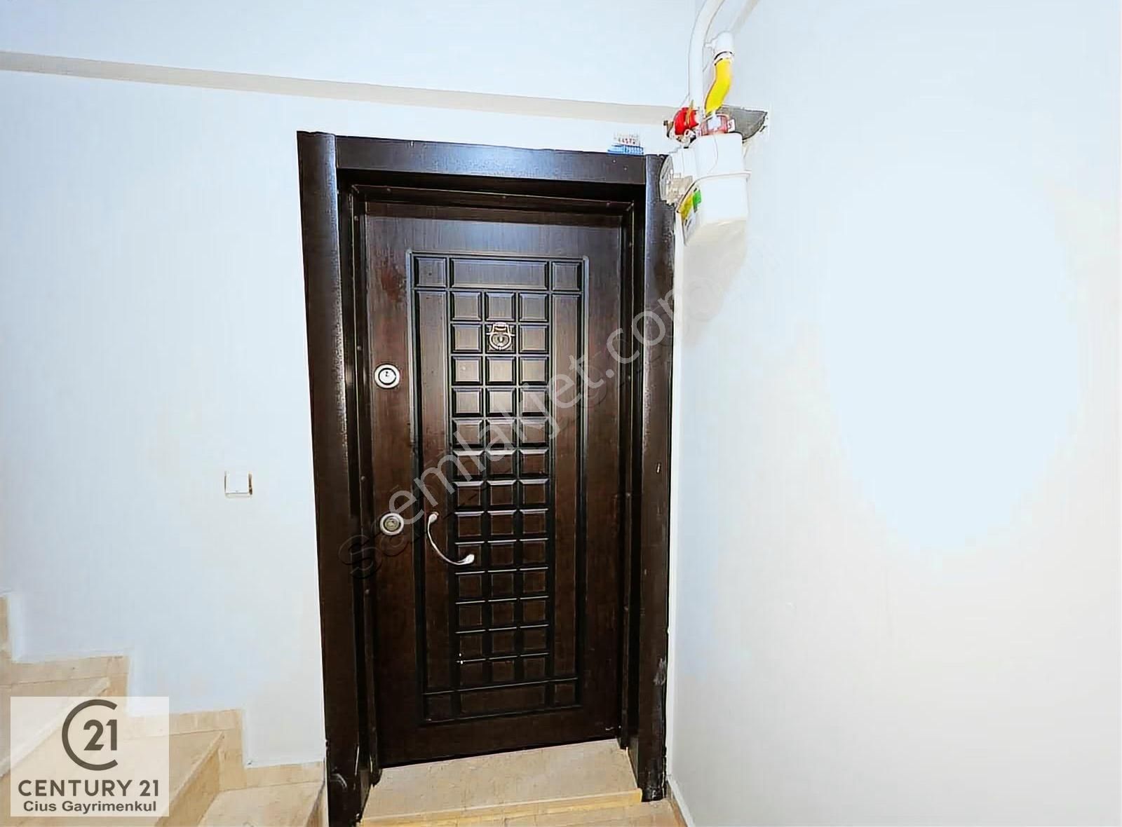 C21 Cius; Gemlik Belediye Sarayına Yakın 3+1 Kiralık Daire - Görsel 2