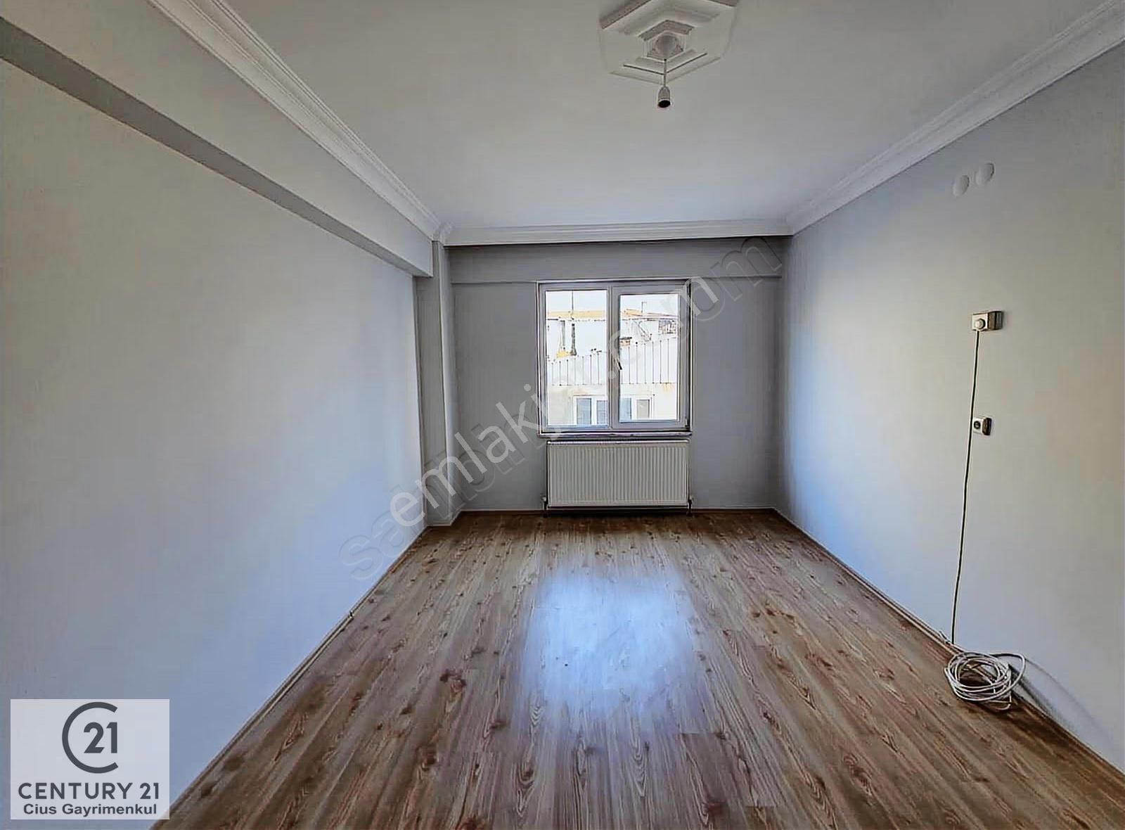 C21 Cius; Gemlik Belediye Sarayına Yakın 3+1 Kiralık Daire - Görsel 14