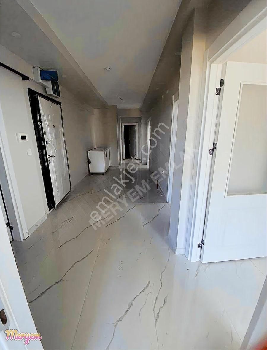 Beşikkada Düz Giriş Sıfır 3+1geniş Daire