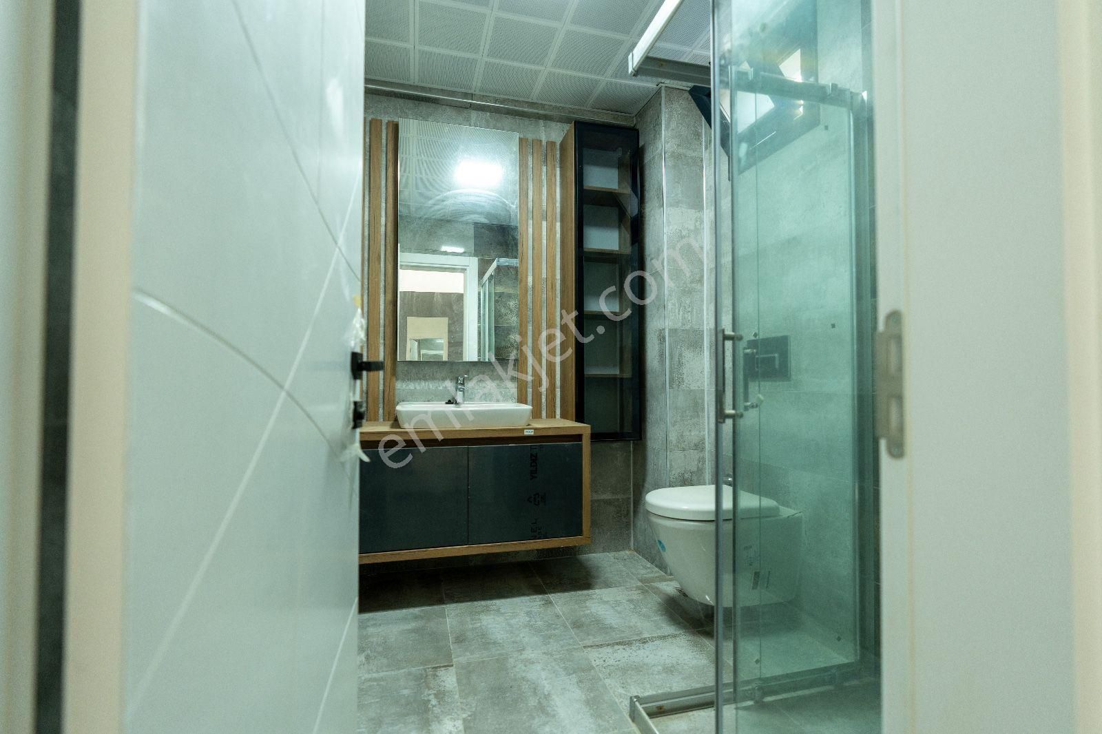 Kuşadasında Avm'lere Yakın Özel Havuzlu 4+1 Bahçeli Villa - Görsel 12