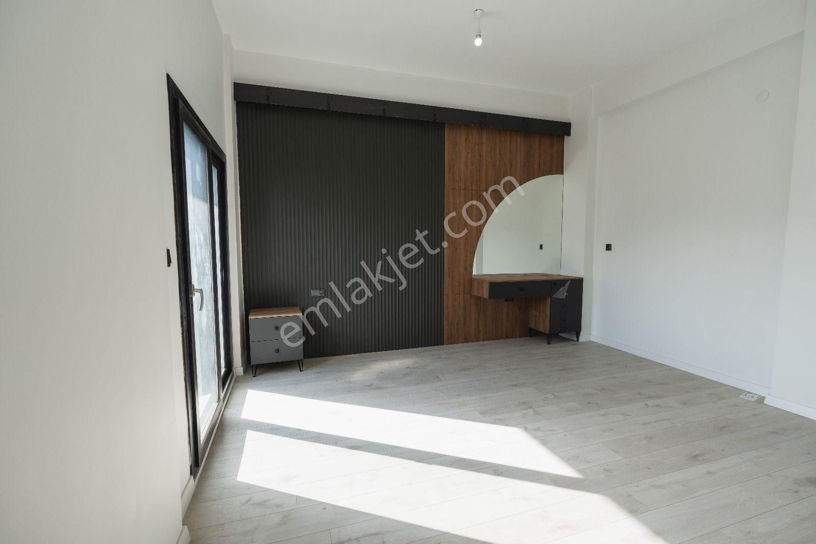 Kuşadasında Avm'lere Yakın Özel Havuzlu 4+1 Bahçeli Villa - Görsel 20