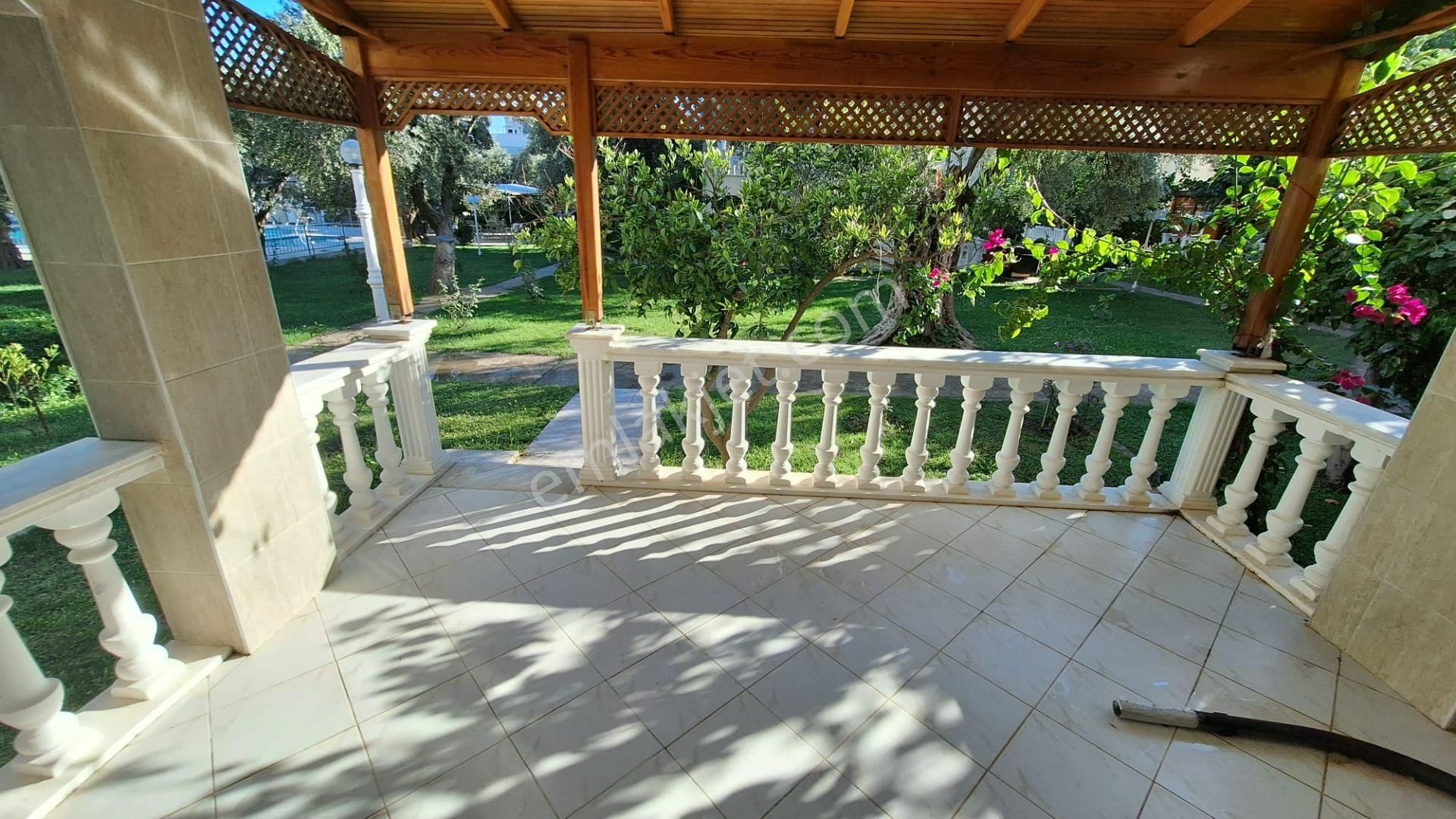 Edremit Güre Tahtakuşlar'da 3+1 Havuzlu Satılık Triplex Villa - Görsel 12