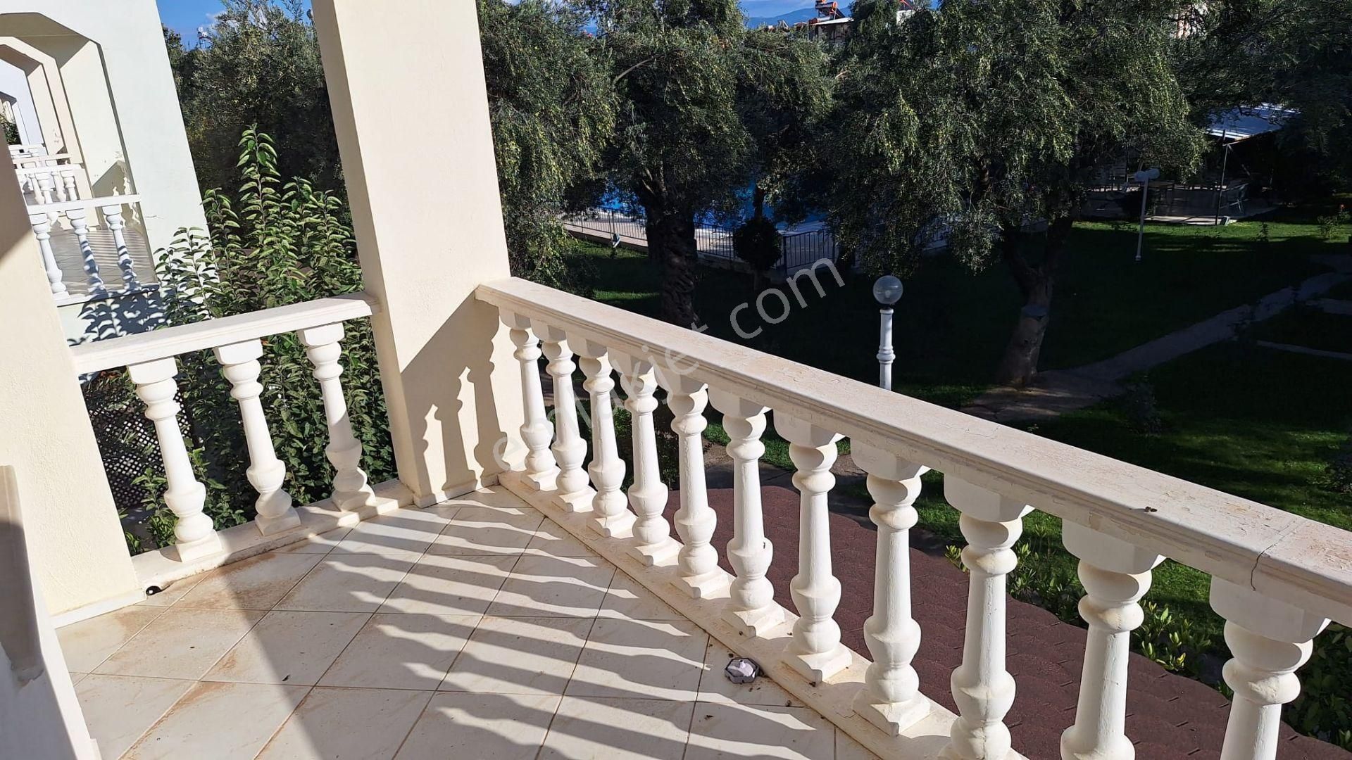 Edremit Güre Tahtakuşlar'da 3+1 Havuzlu Satılık Triplex Villa - Görsel 9
