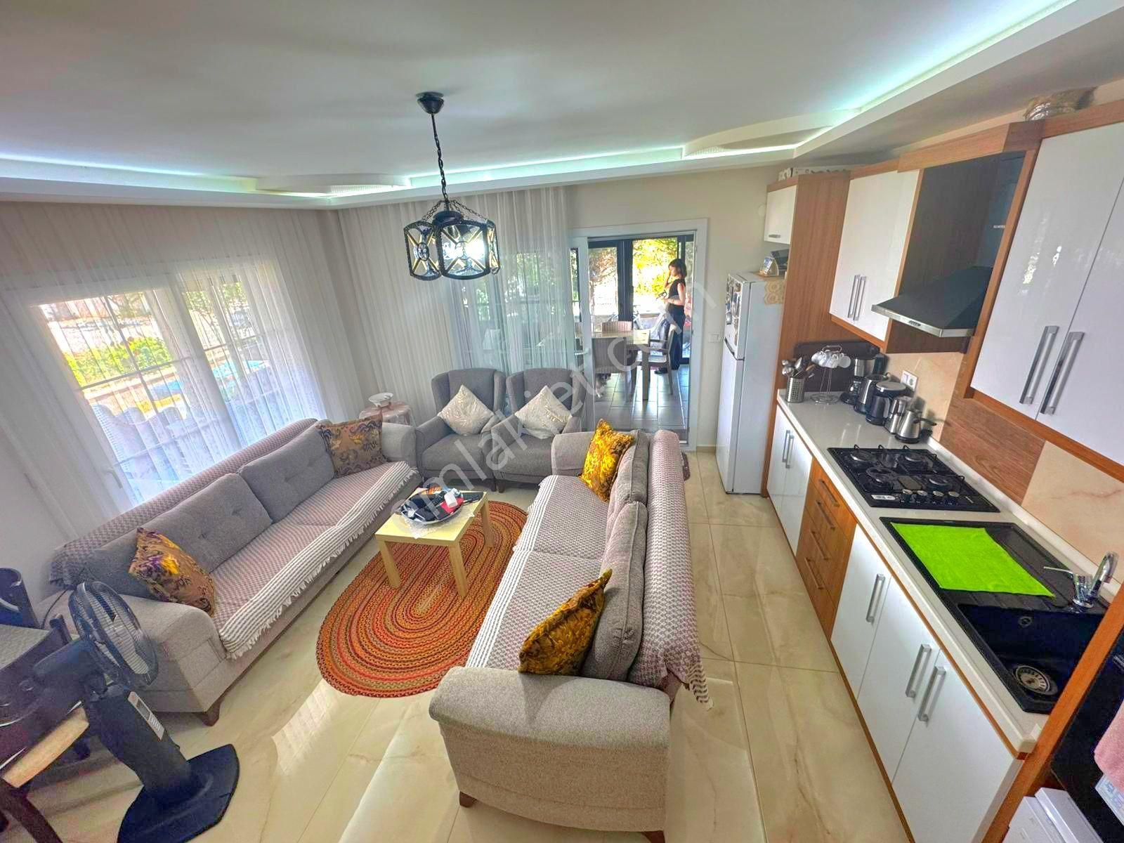 Kuşadasında Plaja Ve Avm'lere Yakın 3+1 Bahçeli Yazlık - Görsel 18