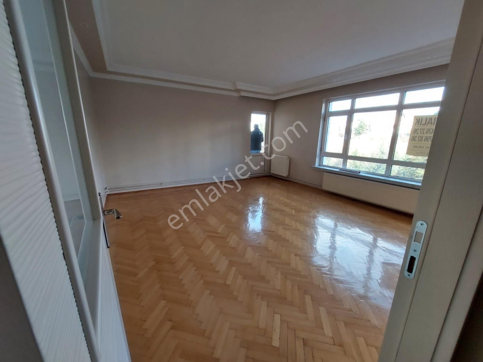 Göraldan Çetin Emeç Yakını Öveçler Vadisi Yanı Ara Kat 3+1 Full Yapılı - Görsel 13