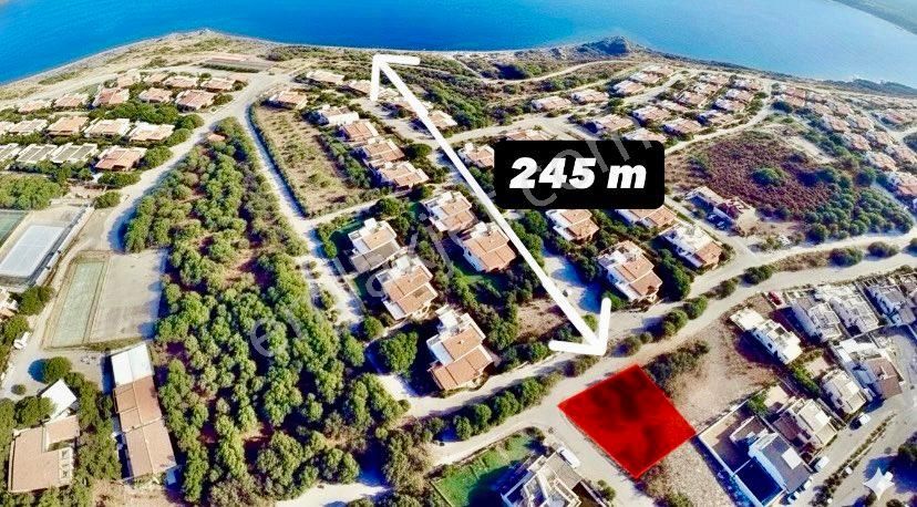 Akarca Zümrüt Evler'de, Köşe Konumda 340 M2, Tripleks Projeli