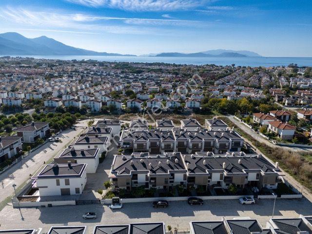 Kuşadası Soğucak Sahilde Denize Yakın Özel Havuzlu 4+1 Villa - Görsel 3