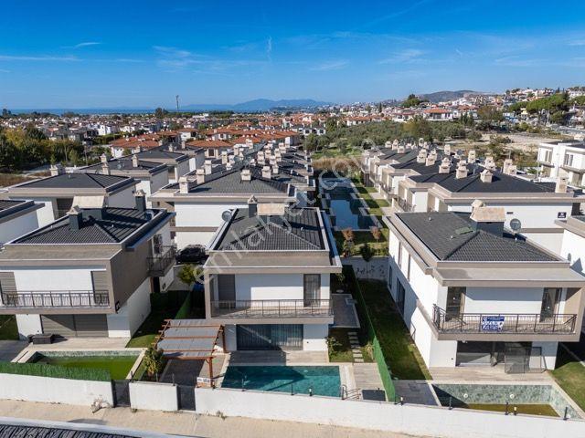 Kuşadası Soğucak Sahilde Denize Yakın Özel Havuzlu 4+1 Villa - Görsel 5