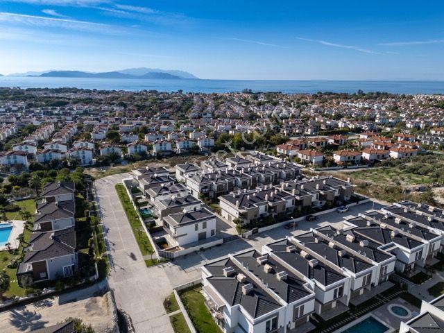 Kuşadası Soğucak Sahilde Denize Yakın Özel Havuzlu 4+1 Villa - Görsel 6