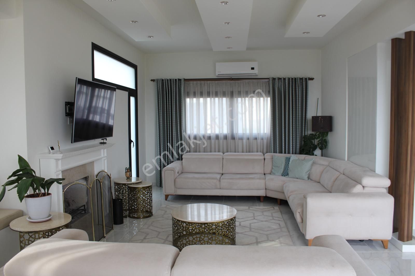 Lefkoşa Gönyeli Baraj Bölgesi Satılık Büyük Geniş Bahçeli Türk Koçanlı 5+1 Triplex Villa £480.000 - Görsel 5
