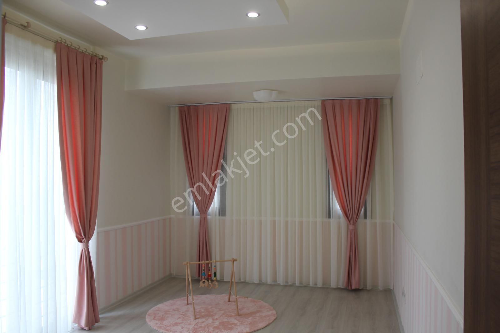 Lefkoşa Gönyeli Baraj Bölgesi Satılık Büyük Geniş Bahçeli Türk Koçanlı 5+1 Triplex Villa £480.000 - Görsel 15