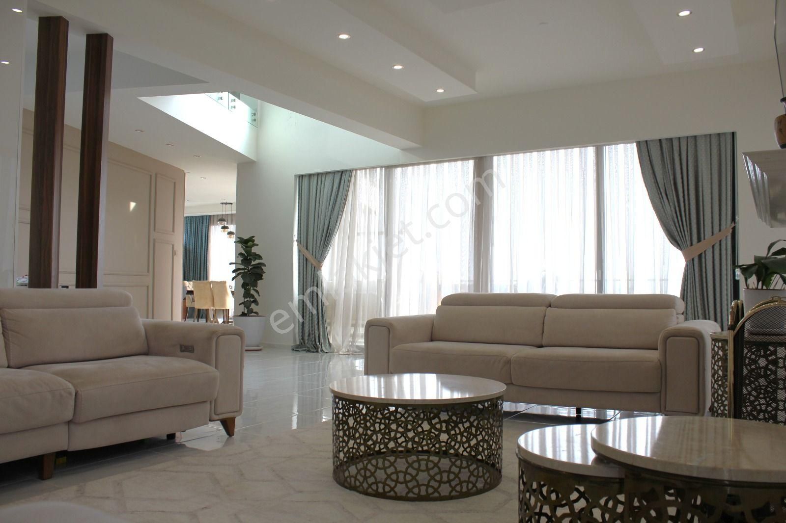 Lefkoşa Gönyeli Baraj Bölgesi Satılık Büyük Geniş Bahçeli Türk Koçanlı 5+1 Triplex Villa £480.000 - Görsel 6