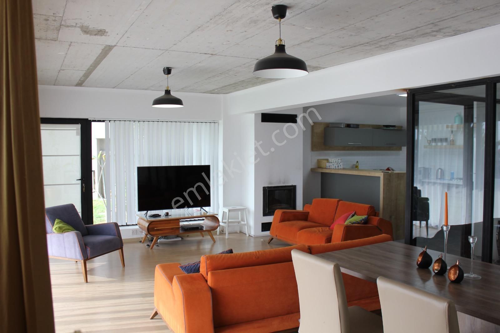 Lefkoşa Gönyeli Baraj Bölgesi Satılık Büyük Geniş Bahçeli Türk Koçanlı 5+1 Triplex Villa £480.000