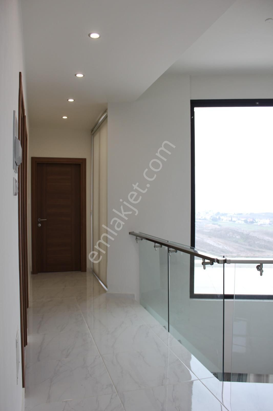 Lefkoşa Gönyeli Baraj Bölgesi Satılık Büyük Geniş Bahçeli Türk Koçanlı 5+1 Triplex Villa £480.000 - Görsel 30