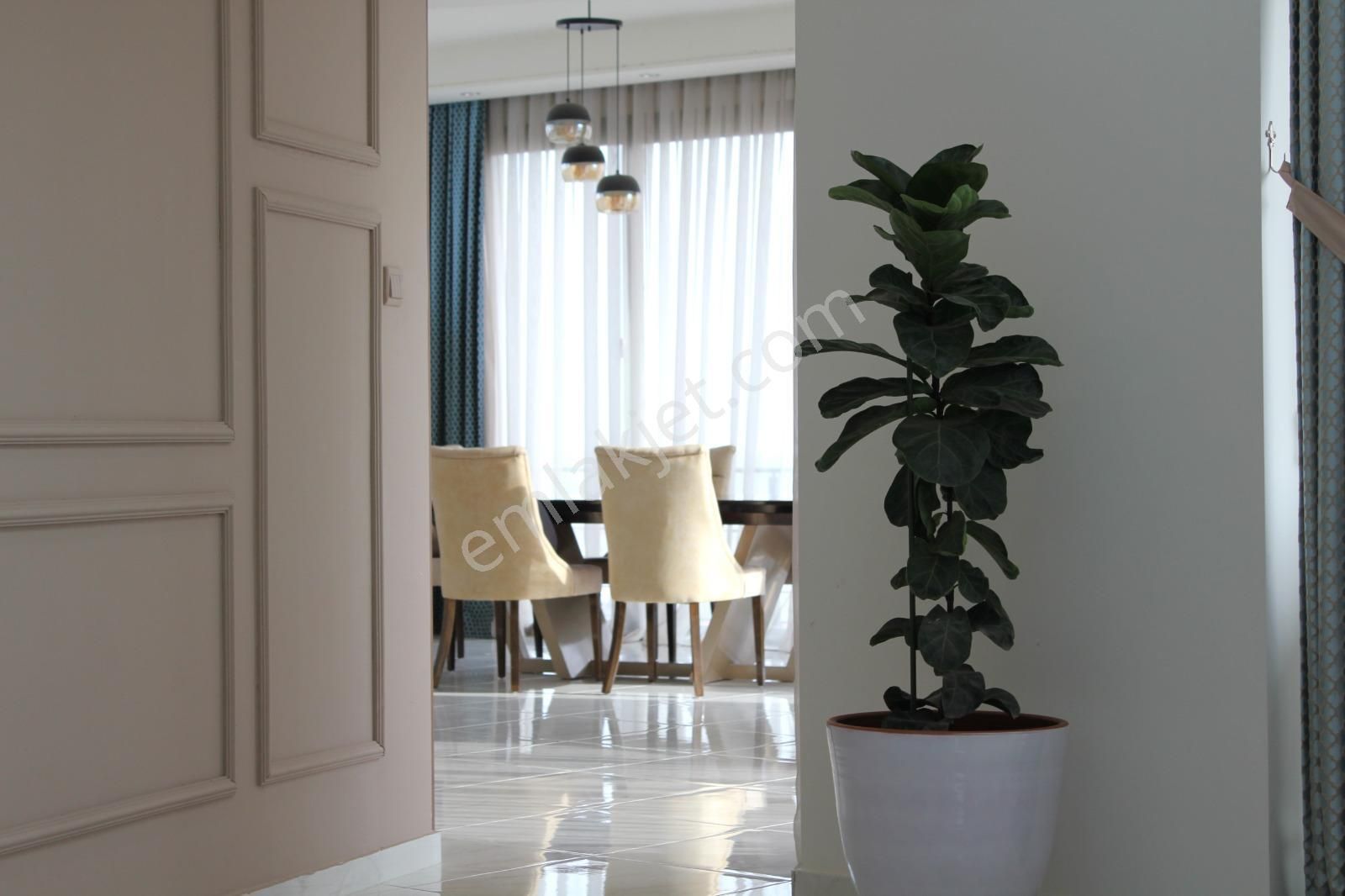 Lefkoşa Gönyeli Baraj Bölgesi Satılık Büyük Geniş Bahçeli Türk Koçanlı 5+1 Triplex Villa £480.000 - Görsel 24